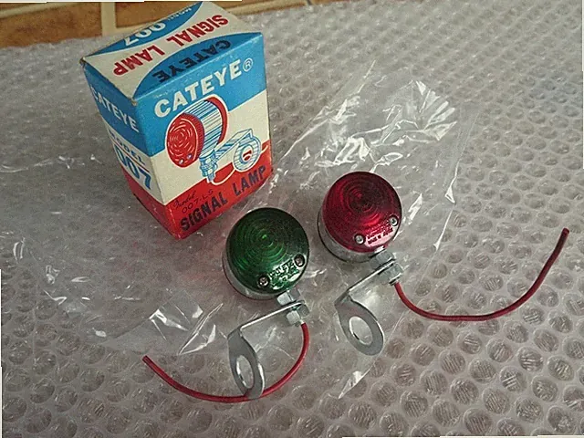 SIGNAL LIGHT VINTAGE BICYCLE GREEN NOS CATEYE FIXED GEAR RALEIGH SCHWINN BSA