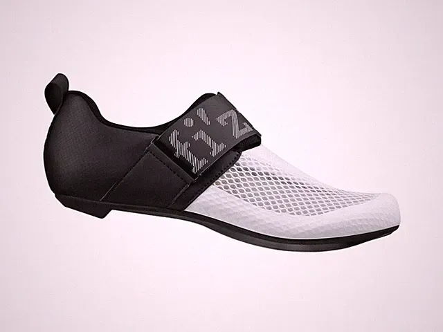 TRIATHLON CYCLING SHOES BRAND: FIZIK TRANSIRO HYDRA BLACK / WHITE