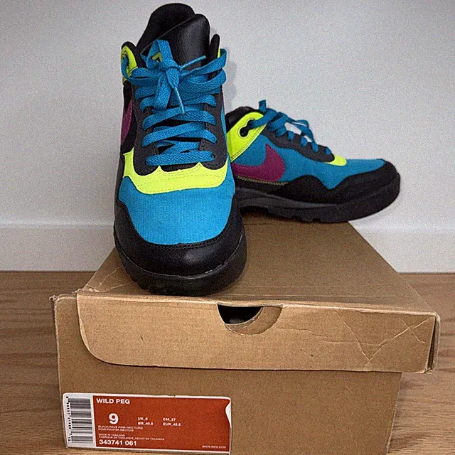 (VINTAGE) NIKE ACG ‘WILD PEG’ UTILITY-BOOT BLACK/RAVE-PINK/TURQ/VOLT MENS 9