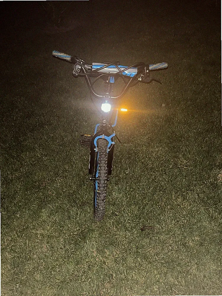 Wipe Out Bicycle Blue Bike for Adults Kids Teens Boys Girls Used